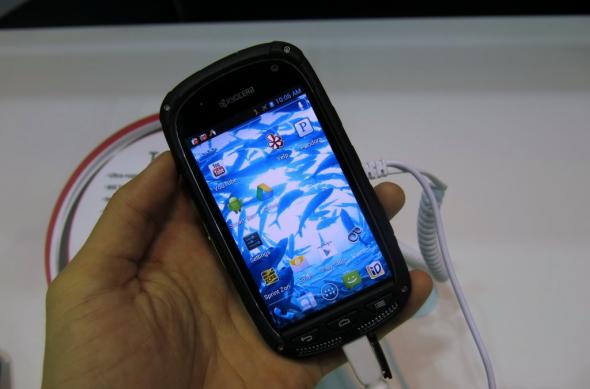 MWC 2013: Kyocera Torque hands on - cu mâinile pe un telefon ultrarezistent (Video): kyocera_torque_01jpg.jpg
