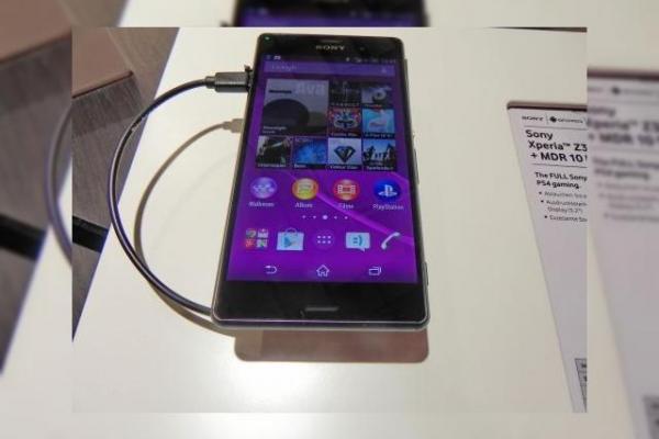 IFA 2014: Sony Xperia Z3 hands on - mult din Xperia Z2, ramă metalică rotunjită si colțuri protejate (Video)