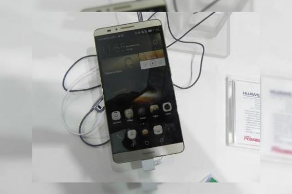IFA 2014: Huawei Ascend Mate 7 hands on - mega phablet de 6 inch, cu scanner de amprente În spate (Video)