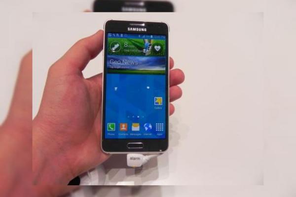 IFA 2014: Samsung Galaxy Alpha hands on - Samsung dovedește că e loc și de metal În galaxia sa (Video)