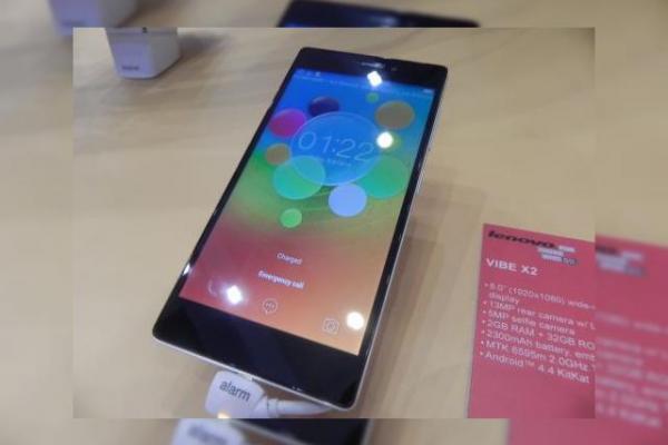 IFA 2014: Lenovo Vibe X2 hands on - "fotomodelul chinez multistratificat" expus la Berlin (Video)