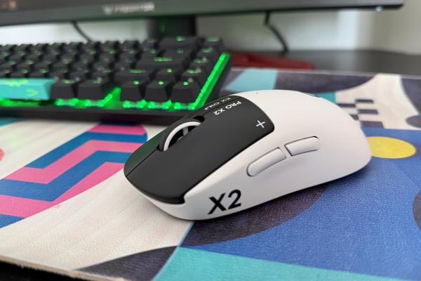 Prezentare Logitech Pro X2 Superstrike: Mouse-ul de gaming revoluționar, click-uri cu feedback haptic, senzor de 44000 DPI