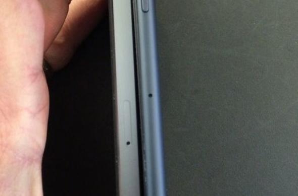 Încă o machetă iPhone 6 Își face apariția Într-o serie de fotografii alături de Galaxy S5 (Video): f4482c38f2d1e75fd5432a3cd9a98531.jpg
