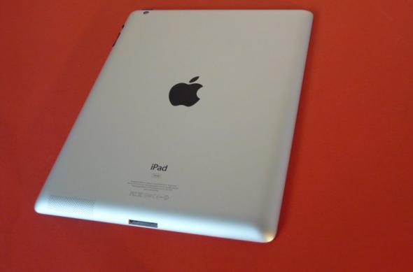 Review Noul iPad/iPad 3 - Retina Display și cameră foarte bună... În haine de iPad 2! (Video): 43_review_noul_ipad_mobilissimo_rojpg.jpg