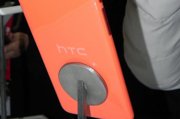 HTC Desire 816 hands on preview: cel mai interesant telefon midrange din Barcelona (Retro MWC 2014 - Video): dscn4430jpg.jpg