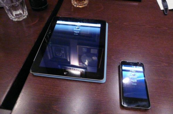 iMeetup București 2011 - Între iGadgeturi, prima tabletă BlackBerry și voie bună (Video): imeetup_bucuresti_2011_11jpg.jpg