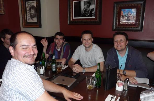 iMeetup București 2011 - Între iGadgeturi, prima tabletă BlackBerry și voie bună (Video): imeetup_bucuresti_2011_02jpg.jpg