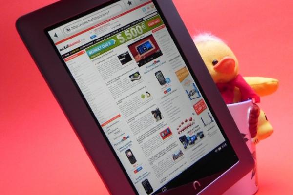 Review Nook Tablet - tableta e-reader axată pe ecosistemul Barnes & Noble (Video)
