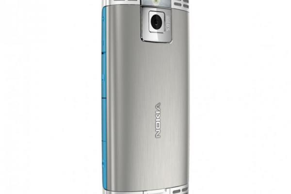 Telefonul de 100 de euro Nokia X2 integreaza functii de social networking