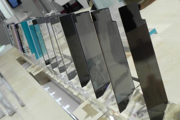 MWC 2014: Gionee Elife S5.5 hands on preview - cel mai subțire telefon din lume ora actuală, coboară sub 6 mm grosime (Video)