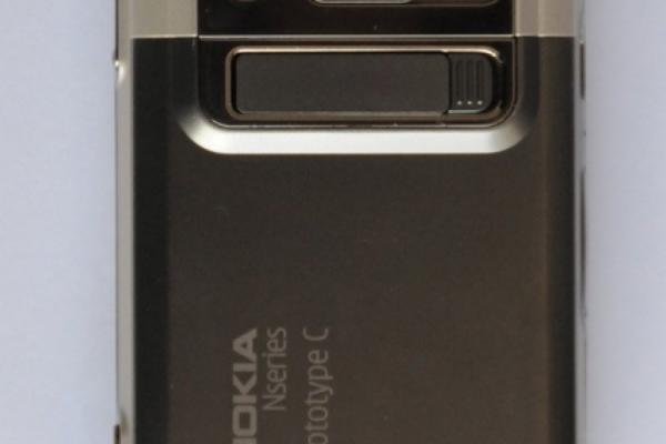 Nokia N00, descoperit pe eBay sub formă de prototip; Design dezamăgitor!
