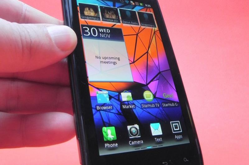 Review Motorola Droid RAZR - cel mai subțire smartphone disponibil, un pic de kevlar și un Android strălucitor (Video): dscn0329.jpg