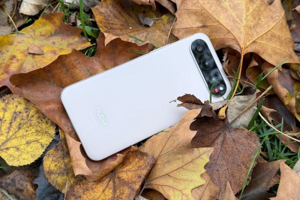 Nubia Air: Acustică mono şi cam distorsionată