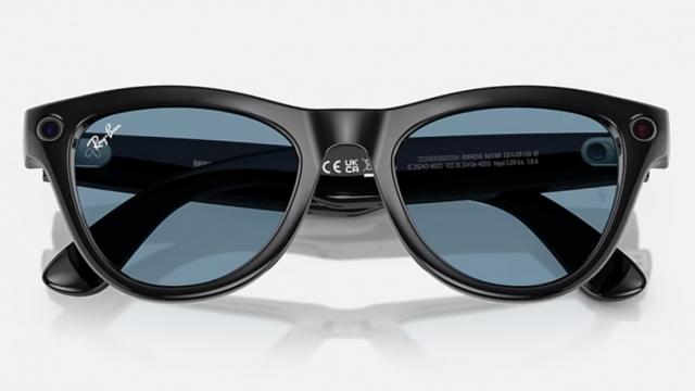 <b>Samsung a reinventat balamaua... pentru ochelarii smart AR/VR din 2026 Galaxy Glasses </b>Un brevet proaspăt apărut online pare să indice faptul că Samsung a gândit o balama complet diferită pentru ochelarii smart pe care îi pregăteşte pentru 2026. Ei vin în continuarea lui Galaxy XR, casca mixed reality care se bate