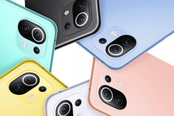 Xiaomi Mi 11 Lite şi Mi 11 Lite 5G sunt disponibile de azi în România: telefoane midrange subţiri, viu colorate, cu ecran AMOLED
