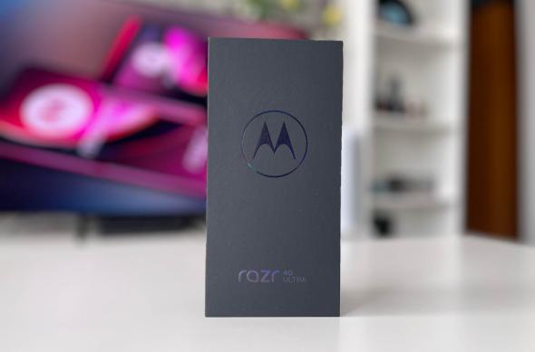 Motorola RAZR 40 Ultra - Unboxing: Motorola-RAZR-40-Ultra_001.jpg