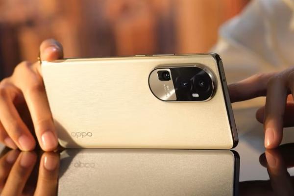 OPPO Reno 10 anunţat oficial: ecran curbat, cameră telephoto cu zoom optic 2X, încărcare la 80W