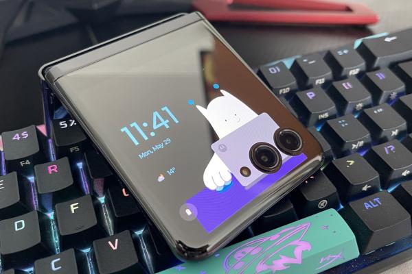 Motorola RAZR 40 Ultra: Camera aduce surprize binevenite în segmentul pliabilelor "flip"