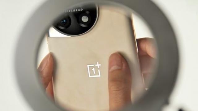 <b>OnePlus 12 are specificaţii cheie dezvăluite şi aflăm când se va lansa</b>E cam devreme să ne gândim la OnePlus 12, de vreme ce OnePlus 11 abia a ajuns în Europa cu ocazia MWC 2023, la final de februarie şi început de martie 2023. Totuşi nimic nu poate opri zvonurile, atunci când informaţiile încep să ajungă 