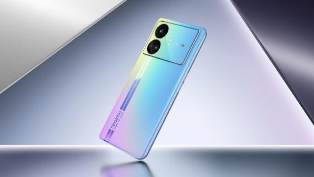 <b>realme GT Neo 6 SE ar putea sosi cu procesor Snapdragon 8 Gen 2 mai sus tactat, asemeni flagship-urilor Galaxy S23</b>În luna aprilie a debutat realme GT Neo 5 SE, smartphone high midrange cu procesor Snapdragon 7+ Gen 2 și încărcare rapidă la 100W. Ei bine, acum pare că producătorul pregătește deja un succesor pentru acest model. Discutam azi despre realme GT Neo6 SE