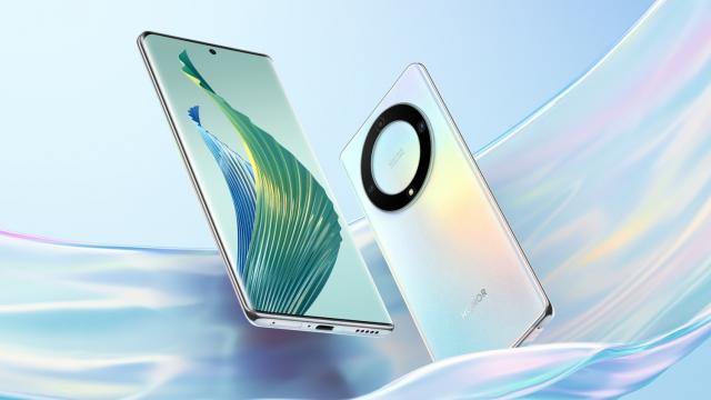 <b>Honor X50 primește certificarea TENAA, iar specificațiile sale se fac cunoscute; Model midrange cu design atractiv și display AMOLED generos</b>Pe 29 mai Honor urmează să lanseze seria de telefoane Honor 90. La câteva zile distanță, însă, ar urma să sosească și alte terminale. Ar fi vorba despre Honor X50 și despre pliabilul Honor Magic V2 (proaspăt certificat de MIIT). Pe de altă parte, X50