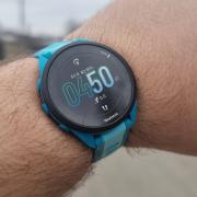 Cât de bun este Garmin Forerunner 165 Music? Smartwatch-ul pentru alergare cu stocare pentru a asculta muzica preferată oriunde