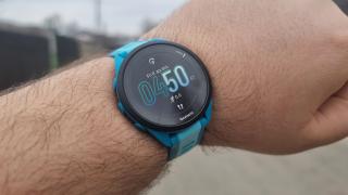 Cât de bun este Garmin Forerunner 165 Music? Smartwatch-ul pentru alergare cu stocare pentru a asculta muzica preferată oriunde