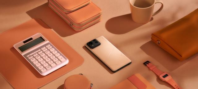 ASUS Zenfone 11 Ultra Unboxing: ca un ROG Phone mai elegant, cu extra AI