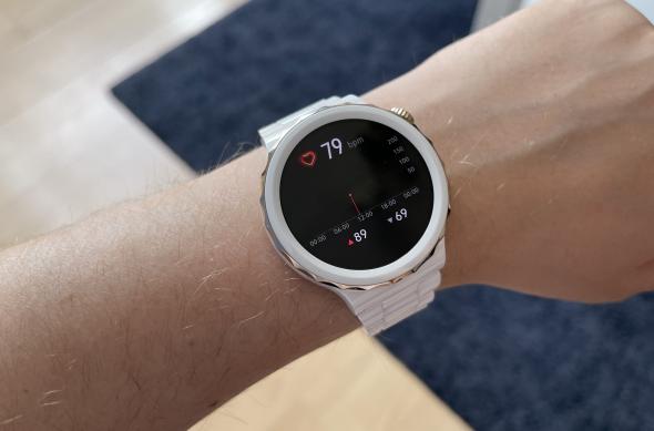 Huawei Watch GT 3 Pro 43mm - Galerie foto Mobilissimo.ro: HUAWEI-Watch-GT-3-PRO-Ceramic-Design_002.jpg