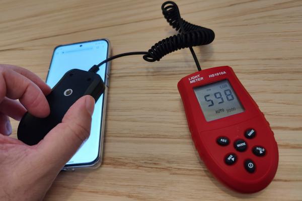 Luminozitate display Xiaomi 12 și ecranul văzut la microscop