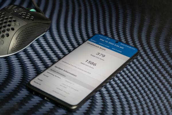 Honor X8 - Benchmark-uri cu rezultate bune pentru un telefon midrange