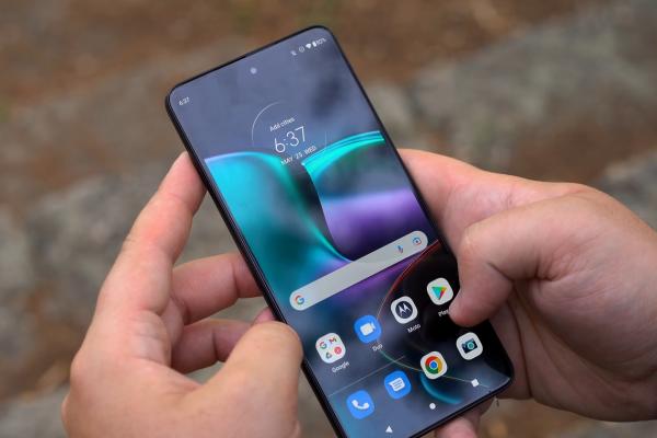 Motorola Edge 30: Display de top 20 all time, excelent la gaming