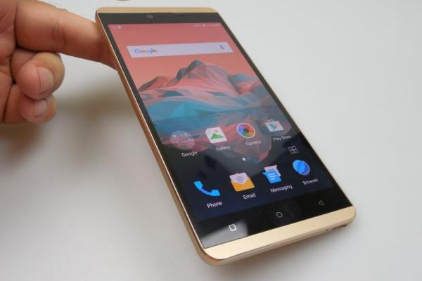 Allview V2 Viper X Review + Concurs de Crăciun: strălucește ca nasul renului Rudolph și performează așijderea (Video)