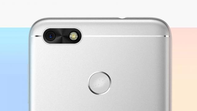 <b>Huawei P9 lite mini devine oficial; debutează în Polonia și aduce procesor Qualcomm Snapdragon 425</b>Deși existau ceva dubii cu privire la autenticitatea scăpării lui Huawei P9 Lite Mini, iată că acum telefonul este dezvăluit oficial în Polonia. Nu vine cu procesor MediaTek precum se sugera anterior, ci cu un chipset Qualcomm Snapdragon 425 