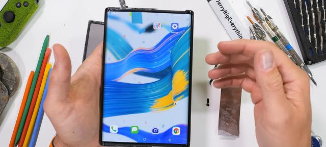 LG Rollable a ajuns pe masa de teste a lui JerryRigEverything; Smartphone-ul rulabil care nu a văzut lumina zilei (Video)
