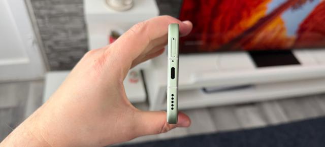 HONOR 600 Lite: Acustică stereo cu opţiune de 300% GĂLĂGIE