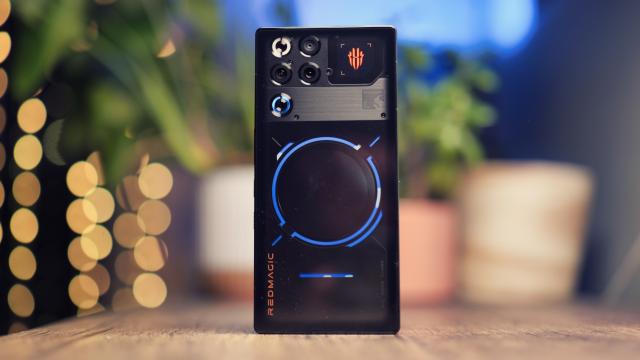 <b>3DMark delistează smartphone-urile REDMAGIC din aplicația benchmark; Motivul e surprinzător</b>Probabil sunteți deja familiarizați cu 3DMark, aplicația benchmark folosită pentru testarea performanței telefoanelor, în special când vine vorba de gaming. Ei bine, platforma a delistat mai multe smartphone-uri produse de REDMAGIC recent