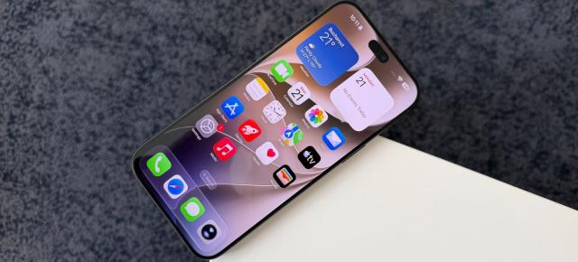 Apple iPhone 18 Pro Max: Display de 6.9 inch, foarte luminos și rezistent la zgârieturi, acum cu o cameră IR integrată sub panou și Dynamic Island mai mic
