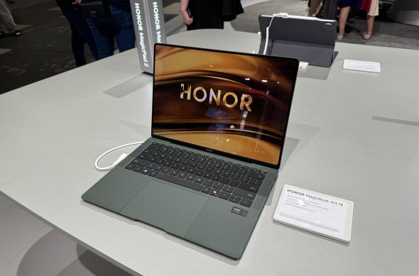 HONOR MagicBook Art 14 (2024) - hands-on IFA 2024: Photo 05.09.2024, 17 27 29.jpg