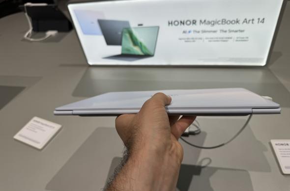 HONOR MagicBook Art 14 (2024) - hands-on IFA 2024: Photo 05.09.2024, 17 30 08.jpg