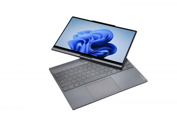 IFA 2024: Lenovo are un laptop cu ecran rotativ care te urmărește prin cameră