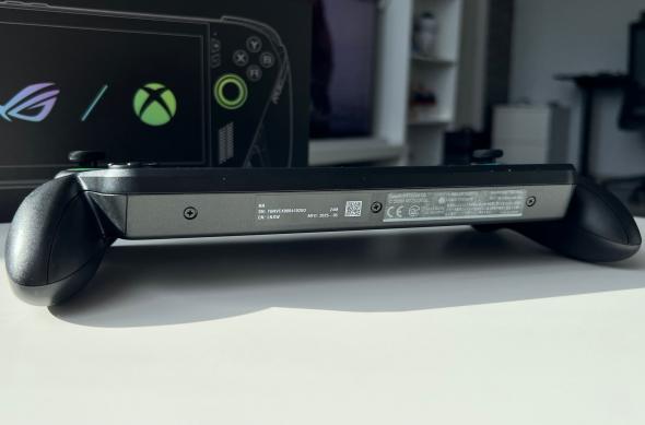 ASUS ROG XBOX Ally X - Unboxing: ASUS-ROG-XBOX-Ally-X-Unboxing_012.jpg