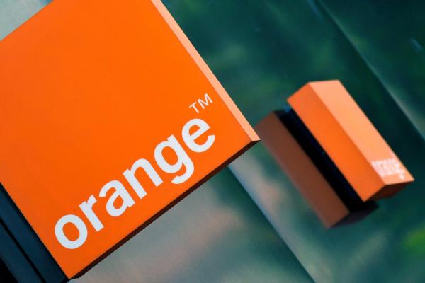 Oferte Orange la portare în octombrie 2025: Aspirator robot sau air fryer Xiaomi la doar 1 euro pentru clienții noi