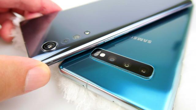 <b>Ce cumpărăm, telefon midrange din 2020 sau telefon high-end din 2019? LG Velvet versus Samsung Galaxy S10+, evaluate și comparate în detaliu</b>Întrebarea din titlu este probabil una dintre cele mai des adresate întrebari pe care le primim de la cititori, abonații canalului YouTube, sau membrii Grupului Mobilissimo de pe Facebook