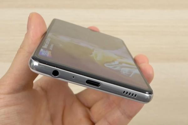 Samsung Galaxy A52 5G: Acustica mulţumitoare, cu difuzoare stereo, suficient bas