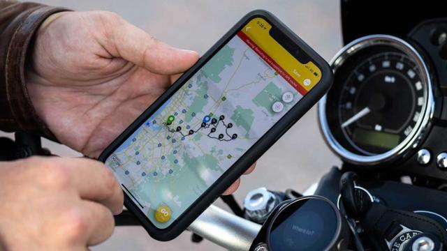 <b>Apple nu recomandă atașarea iPhone-ului de ghidonul motocicletei; Iată de ce</b>Apple a publicat azi un nou document de suport adresat utilizatorilor de iPhone și în special motocicliștilor. Se pare că producătorul nu recomandă atașarea iPhone-ului de ghidonul motocicletei întrucât acest lucru ar putea duce la deteriorarea