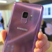 Samsung Galaxy S9/ Galaxy S9+, mini review direct la lansare: premiere foto, design de S8 rafinat, un liliachiu hipnotic