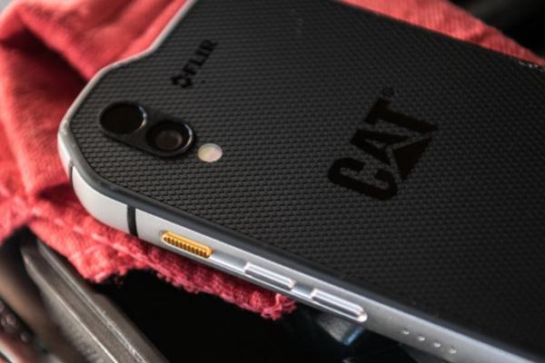 CAT S61 este un nou telefon ultra-rezistent, cu o cameră termică adusă la zi