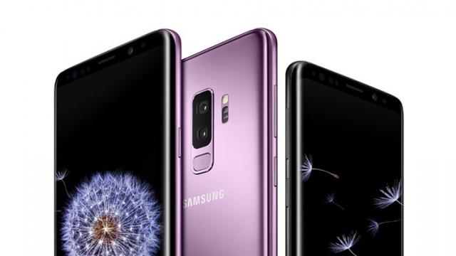 <b>Samsung Galaxy S9 și Galaxy S9+ apar în numeroase imagini semi oficiale! Sunt menționate și dotările finale</b>Debutul flagship-urilor Samsung Galaxy S9 și Galaxy S9+ va avea loc peste doar câteva zile, mai precis pe data de 25 februarie atunci când sud-coreenii au programat un eveniment în Barcelona. Știm mai tot ce se poate despre aceste dispozitive 