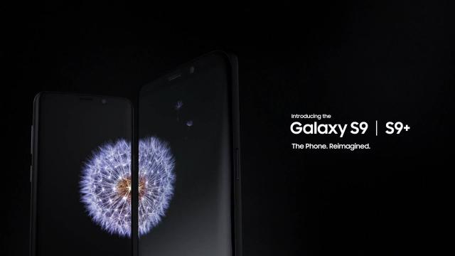 <b>Samsung scapă pe YouTube prezentarea oficială a lui Galaxy S9 şi Galaxy S9+; Iat-o! (Video)</b>Cu nici 24 de ore înainte de prezentarea oficială a lui Samsung Galaxy S9 are loc şi o mega scăpare, cea a clipului promo oficial Samsung pentru S9 şi S9+. Compania sud coreeană l-a postat din greşeală pe YouTube, unde a stat câteva secunde, dar l-a..